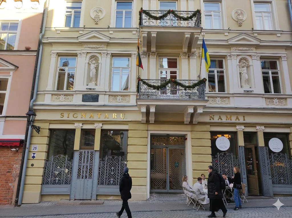 Signatarų namai